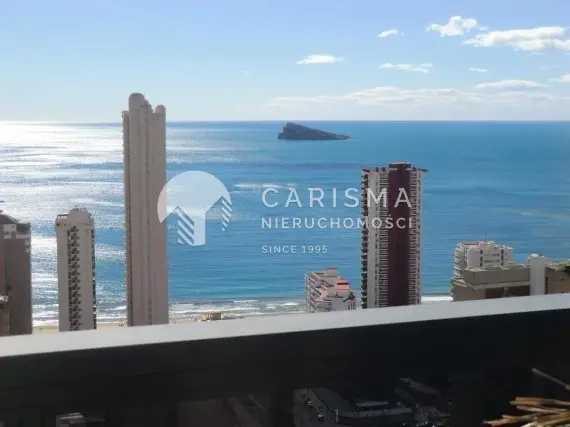 Dwupoziomowy penthouse z widokiem na morze w Benidorm 2
