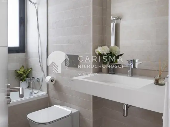 (16) Nowoczesny penthouse z widokiem na morze blisko plaży