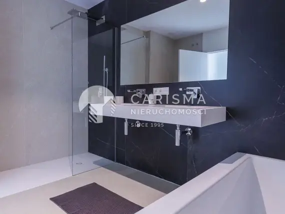 (21) Luksusowy apartament w prestiżowym kompleksie tuż przy plaży