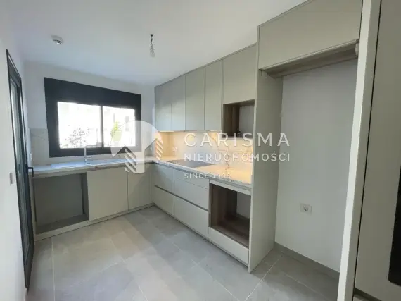 (19) Apartament na parterze w ekskluzywnej nadmorskiej  dzielnicy