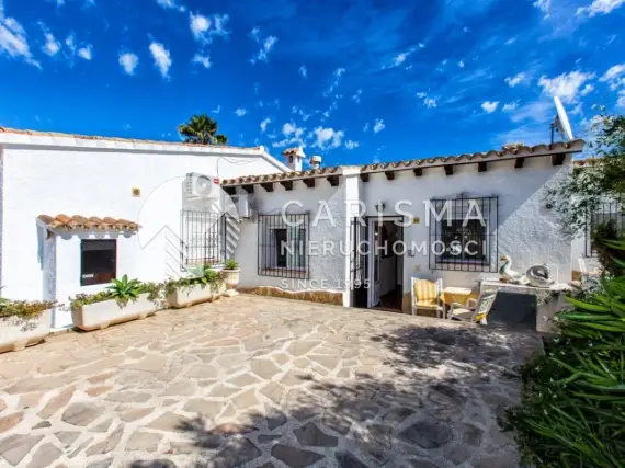 Funkcjonalny parterowy dom w spokojnej i centralnej lokalizacji w Moraira 2
