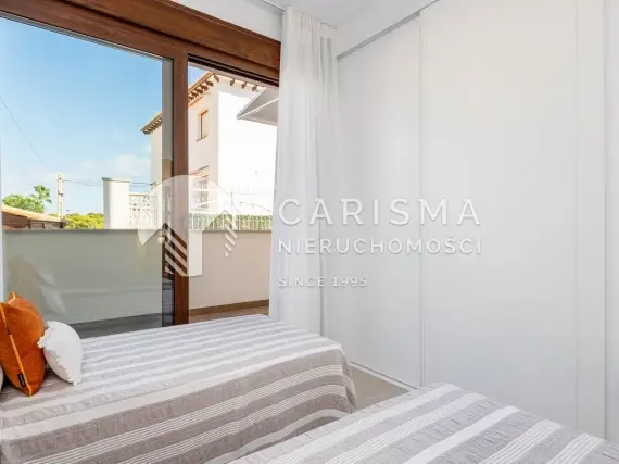 (24) Nowe i nowoczesne apartamenty w budowie z widokiem na lagunę w Torrevieja